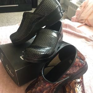 2 pair of dansko